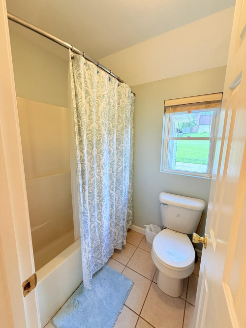 Listing Image 82