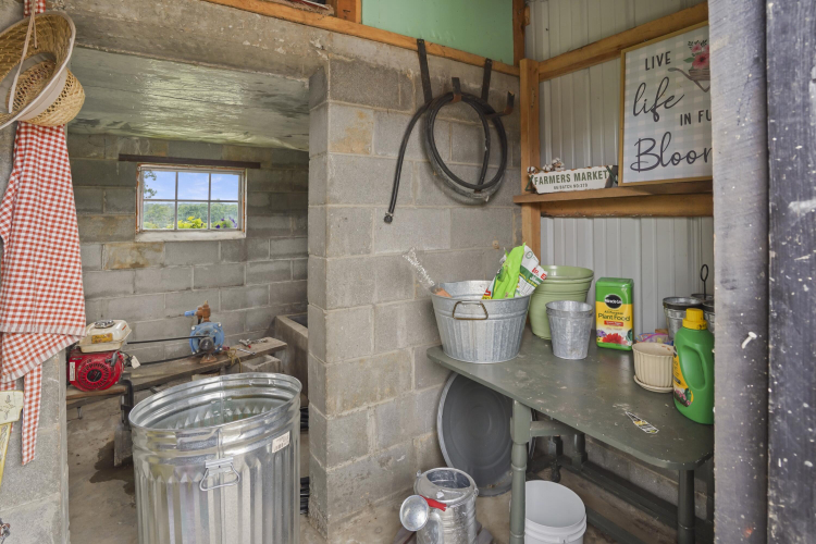 Listing Image 90