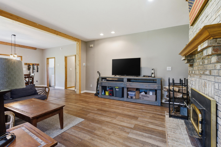 Listing Image 20