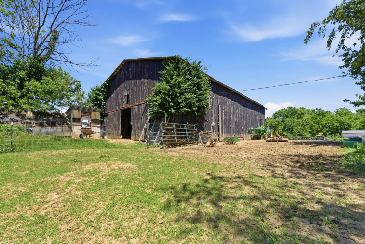 Listing Image 47
