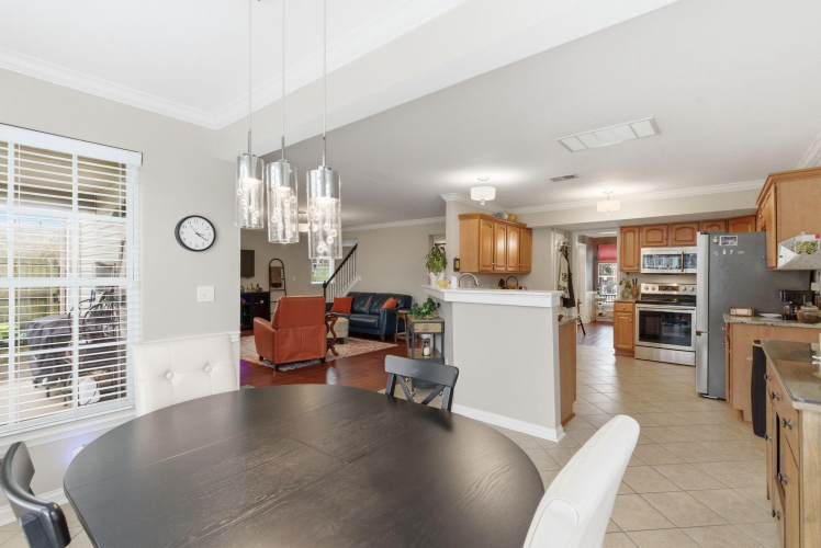 Listing Image 16