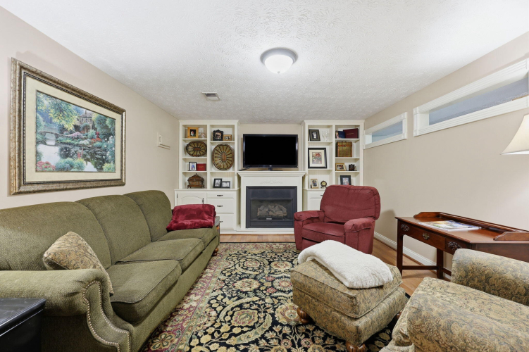 Listing Image 35