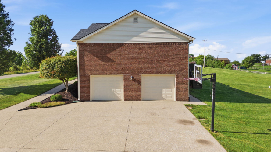 Listing Image 46