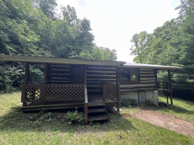 Listing Image 4