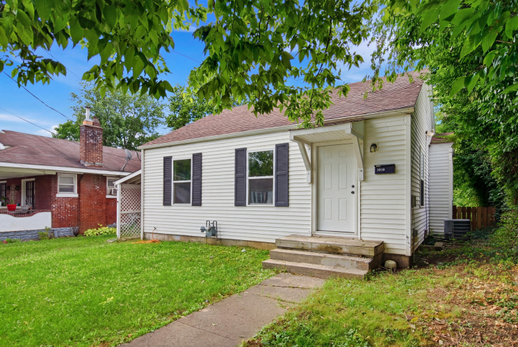 Listing Image 3