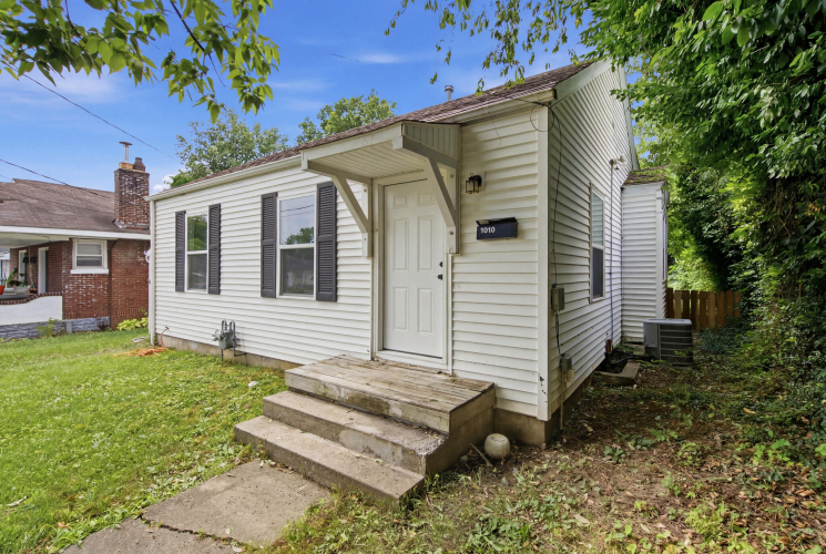 Listing Image 4