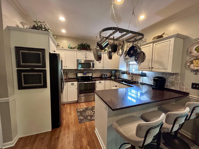 Listing Image 9