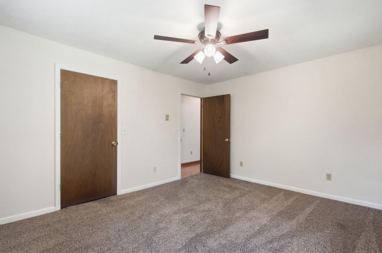 Listing Image 24