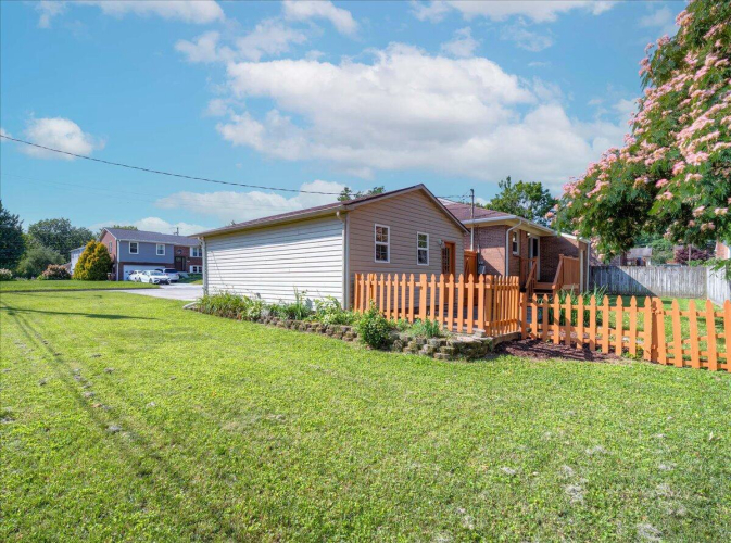 Listing Image 18