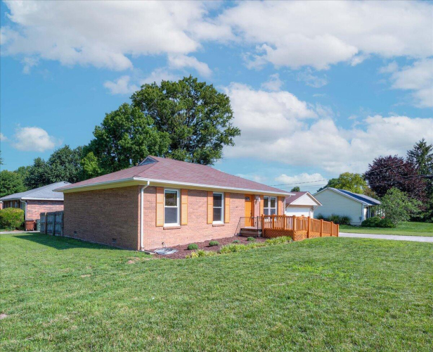Listing Image 3