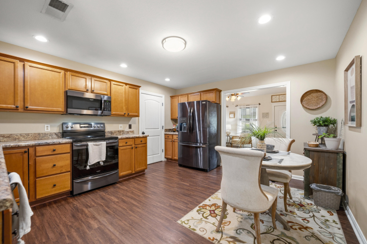 Listing Image 15
