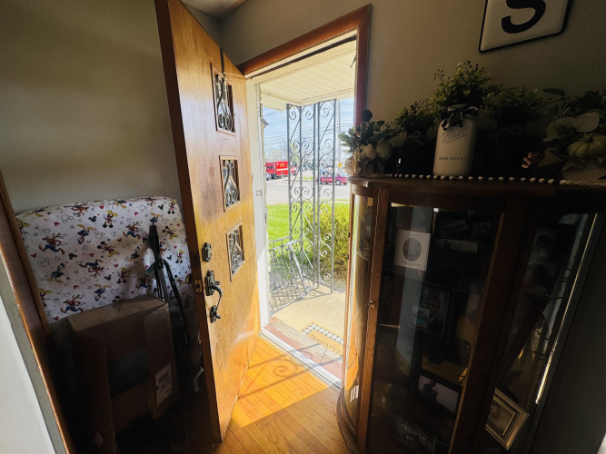Listing Image 17