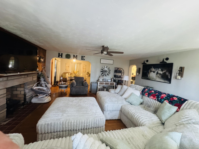 Listing Image 23