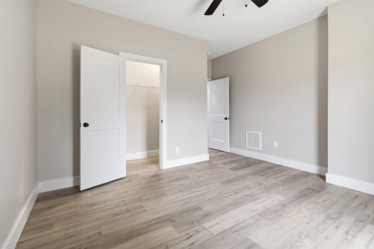 Listing Image 47