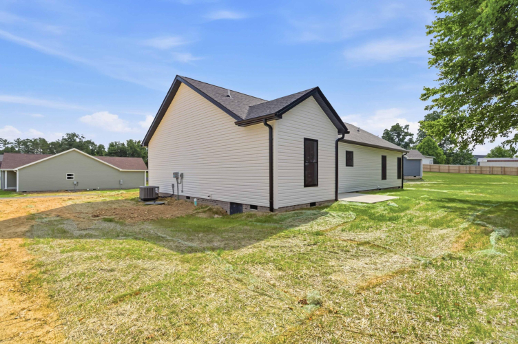 Listing Image 7