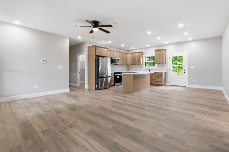 Listing Image 9