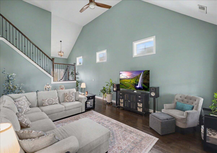 Listing Image 11