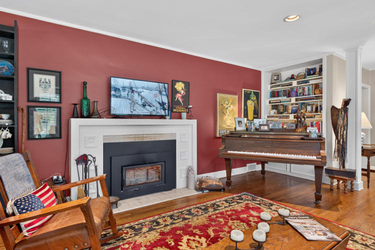 Listing Image 9