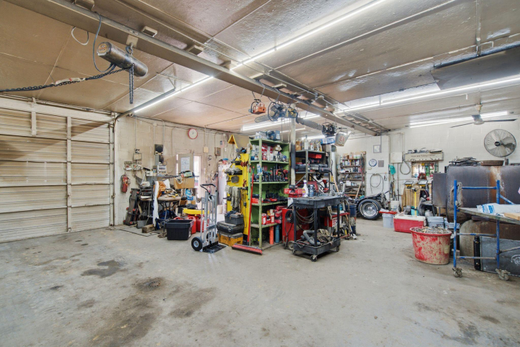 Listing Image 19