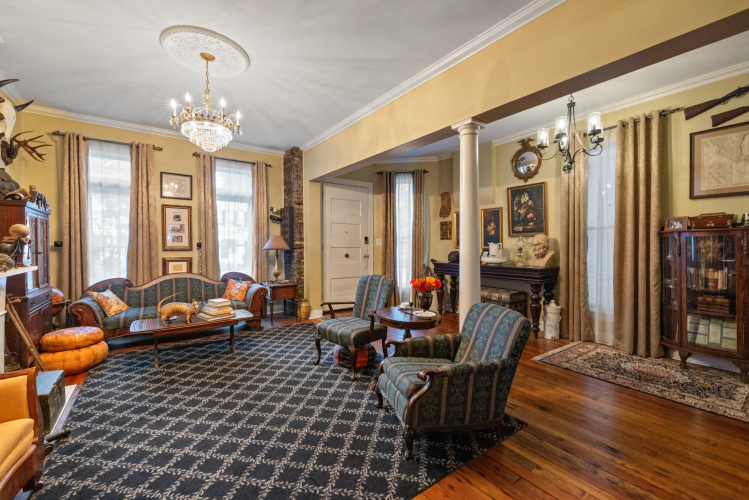 Listing Image 11