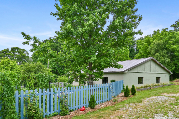 Listing Image 52