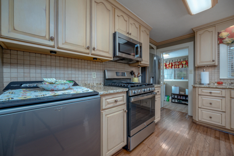 Listing Image 13