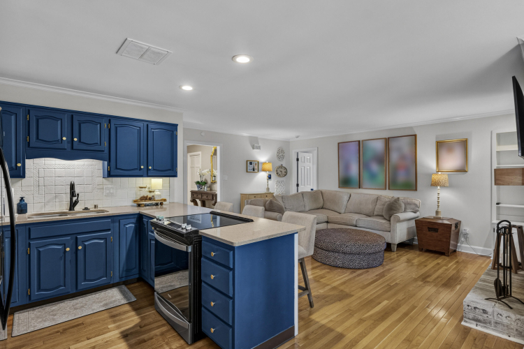 Listing Image 16