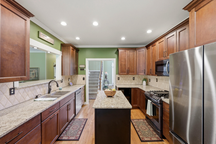 Listing Image 11