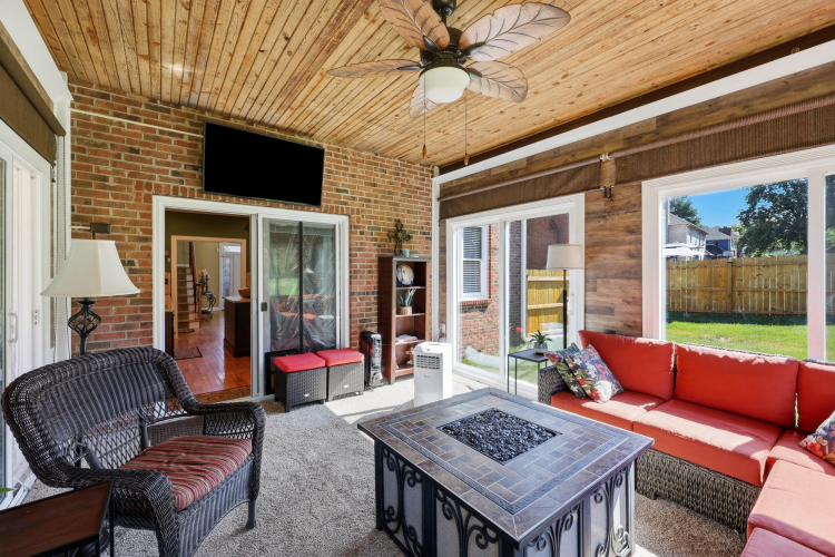 Listing Image 14