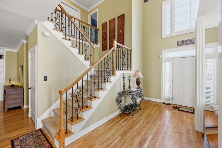 Listing Image 8
