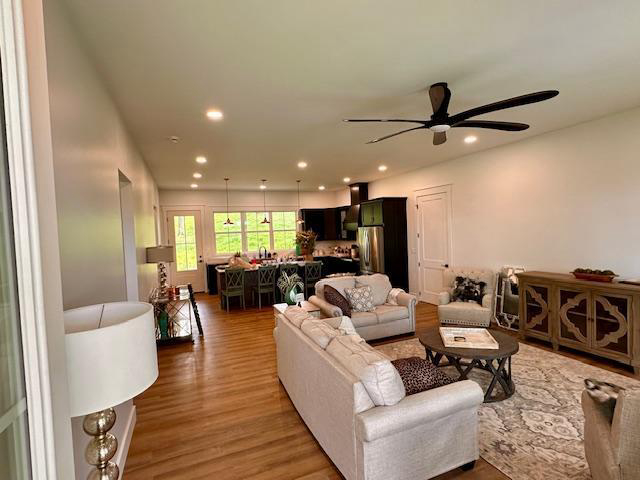 Listing Image 18