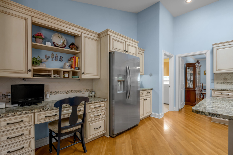 Listing Image 11