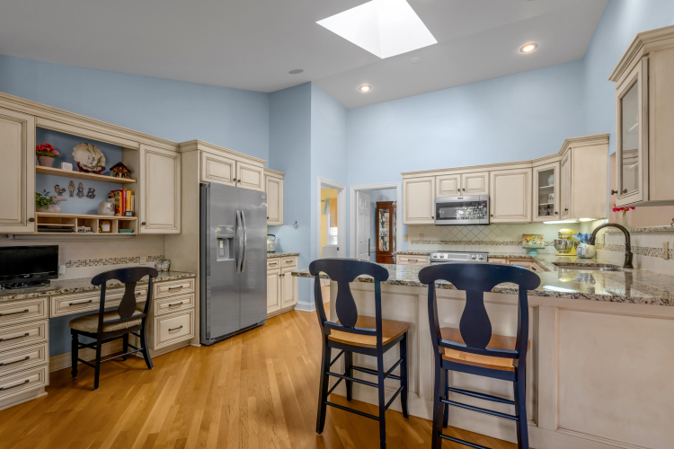 Listing Image 13
