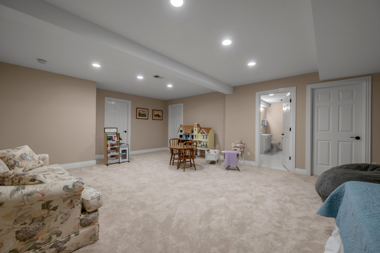 Listing Image 50