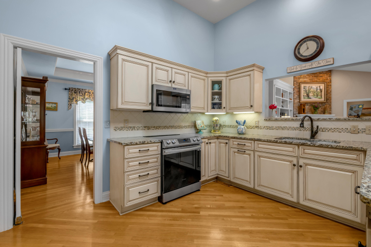 Listing Image 10