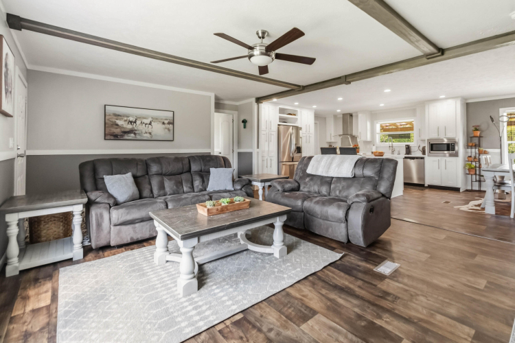 Listing Image 12