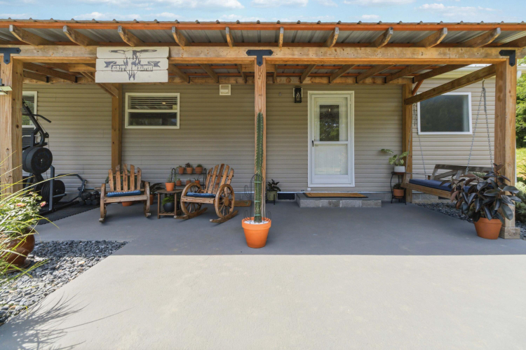 Listing Image 6