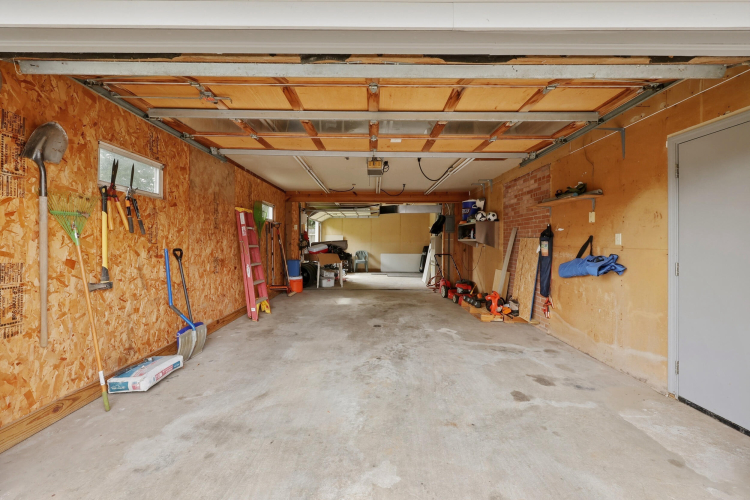 Listing Image 38