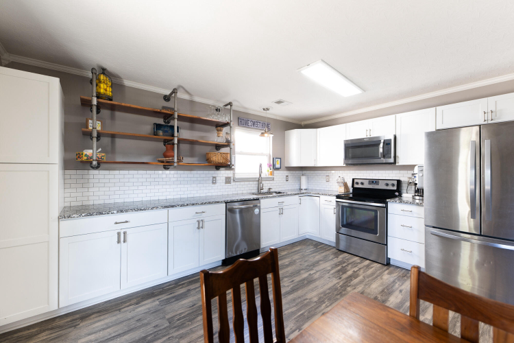 Listing Image 8