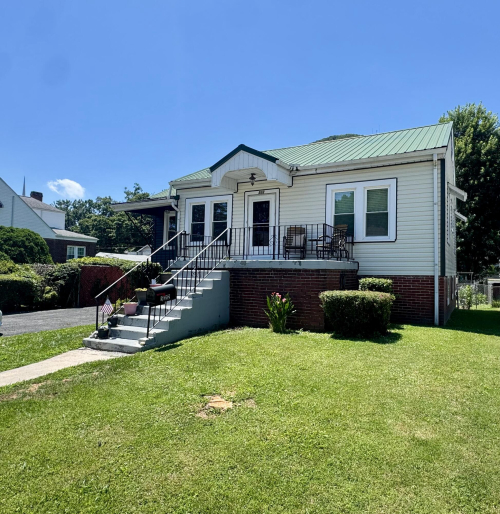 Listing Image 4