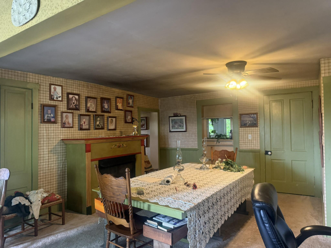 Listing Image 8