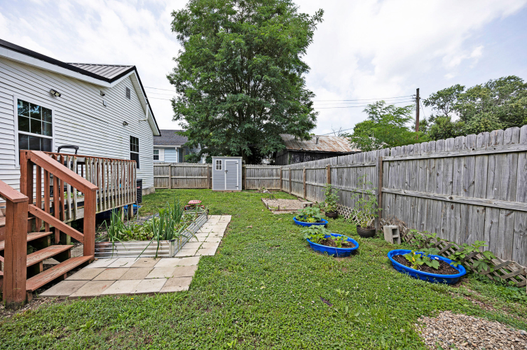 Listing Image 4