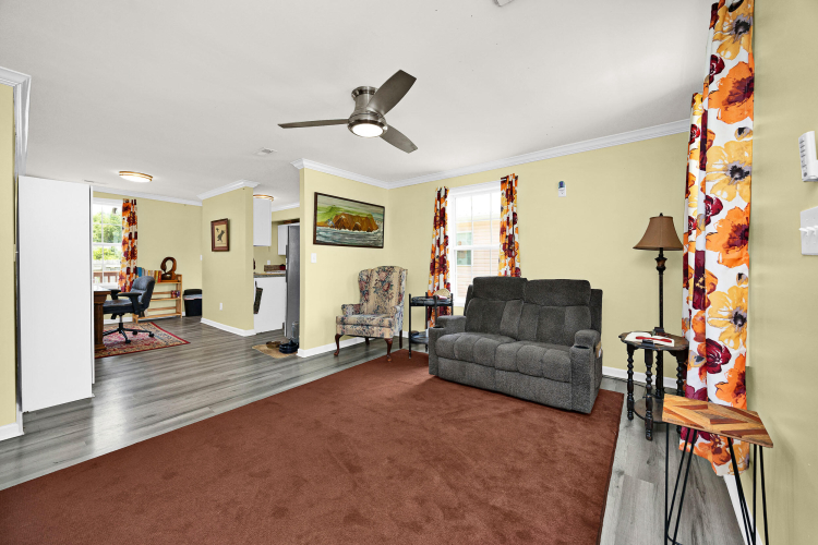 Listing Image 7