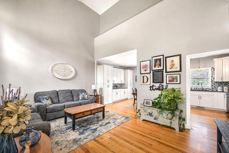 Listing Image 19