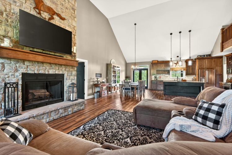 Listing Image 11