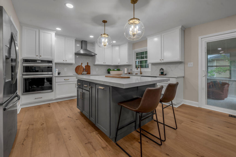 Listing Image 4