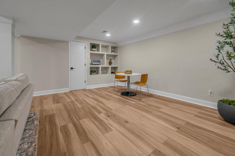 Listing Image 53
