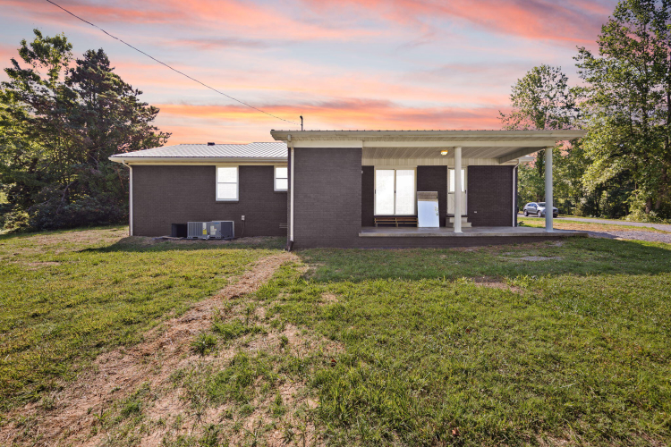 Listing Image 6