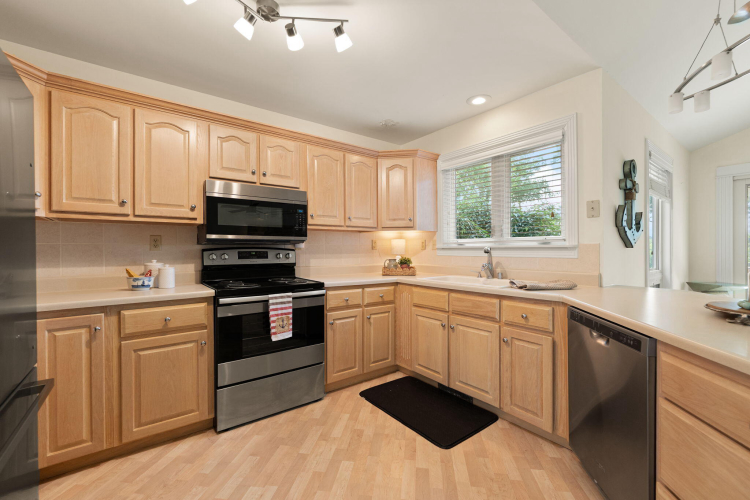 Listing Image 19