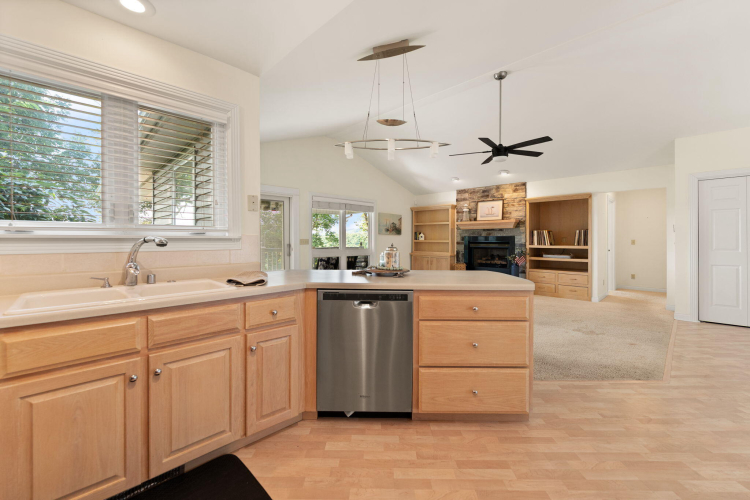 Listing Image 20